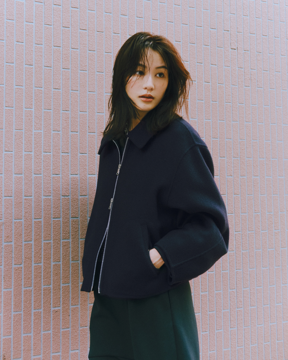 COAT ESSENTIAL Starring MIZUKI HANAYAMA │ emmi（エミ）公式サイト