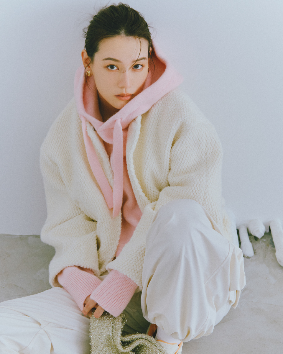 COAT ESSENTIAL Starring MIZUKI HANAYAMA │ emmi（エミ）公式サイト