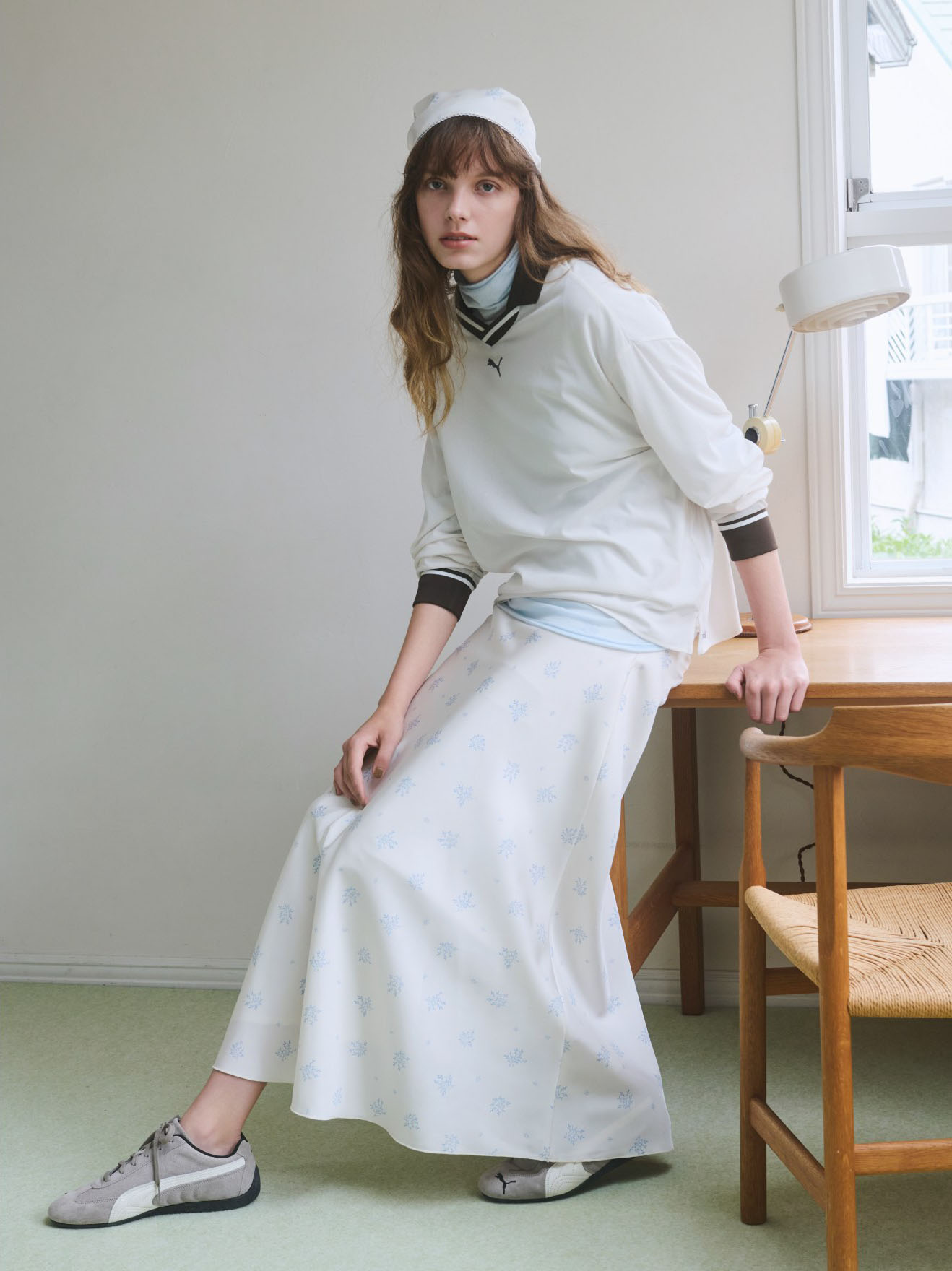 Sheer Game Jersey と花柄スカートの着用カット